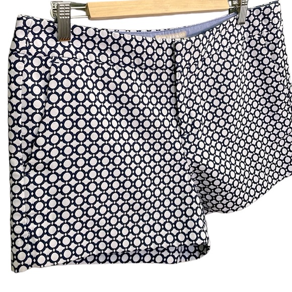 Banana Republic Hampton Fit NWOT Navy Blue & White Polka Dot Shorts, Size 12 - Picture 2 of 15